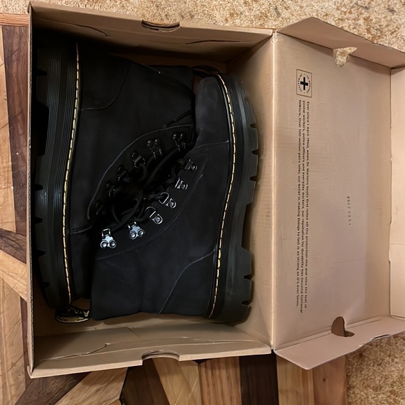 Womens Doc Martins new in box only tried on once. Missed send back date! - Picture 3 of 4